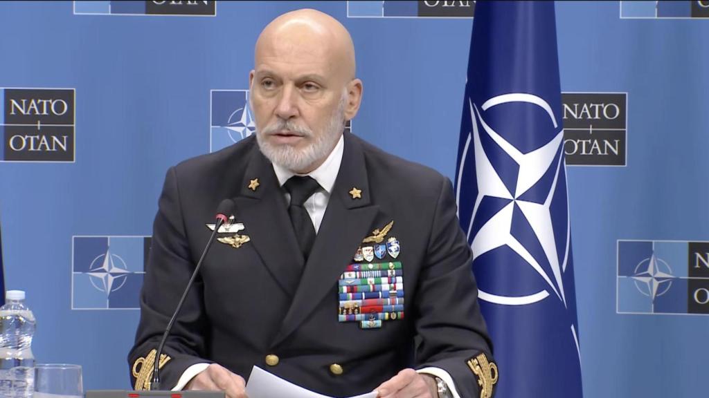 El presidente del Comité Militar de la OTAN, el almirante Giuseppe Cavo Dragone.