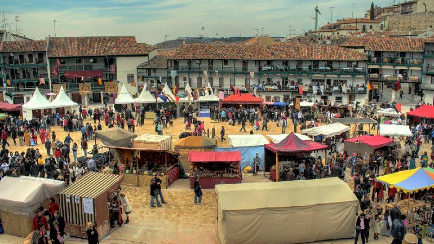 Vista general del Mercadillo Medieval de Chinchón.