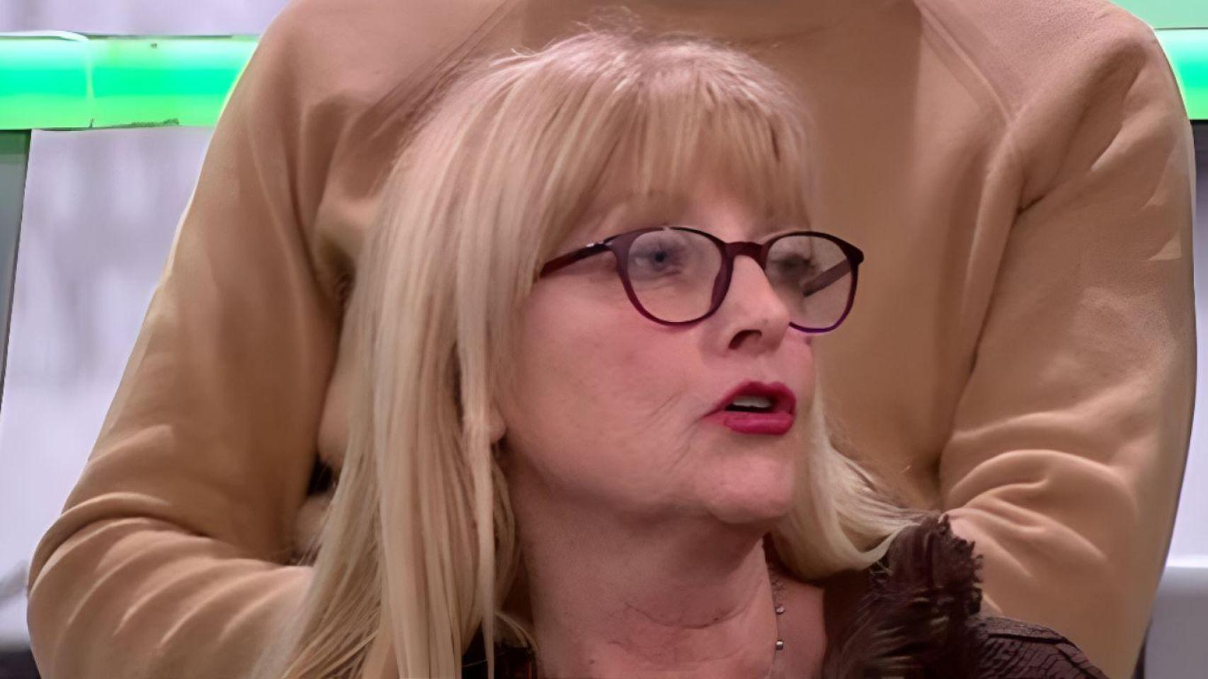 Begoña Revuelta, inquilina que vive en un piso con trece personas en Madrid.