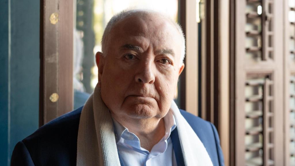 El psicólogo Antoni Bolinches nos atiende en el Café Comercial.