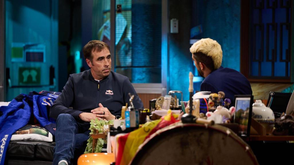 El piloto Nani Roma fue uno de los invitados de Broncano este miércoles en 'La Revuelta'.