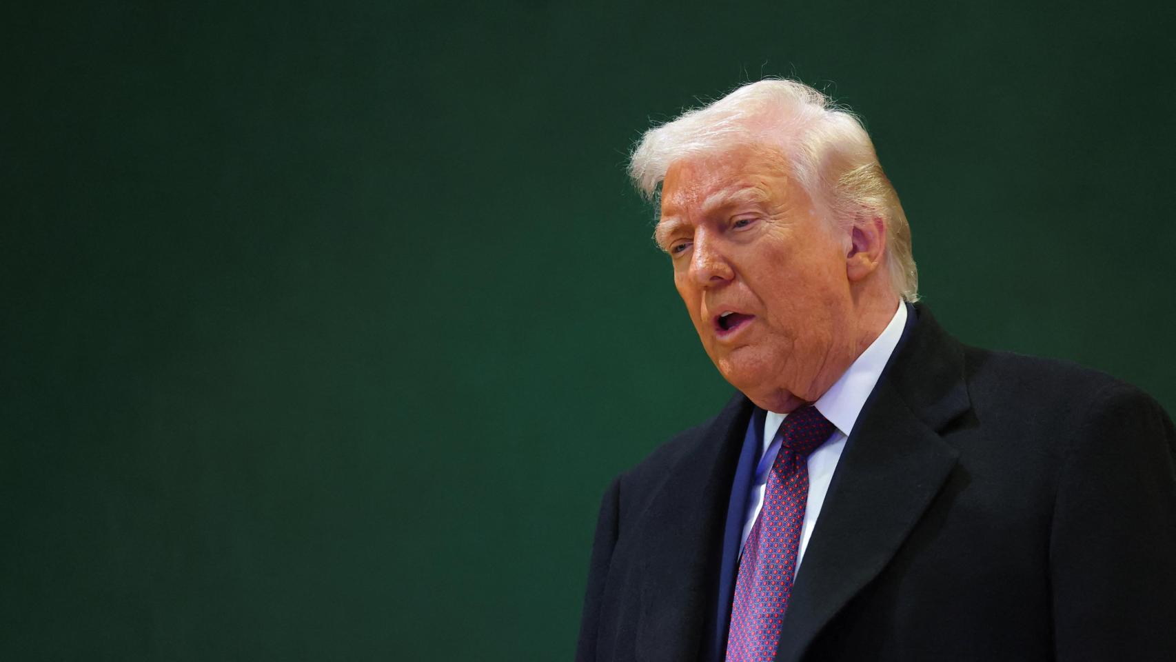 El presidente de Estados Unidos, Donald Trump, habla con los medios durante la 56ª reunión anual del Foro Económico Mundial (FEM) en Davos, Suiza, el 22 de enero de 2026.