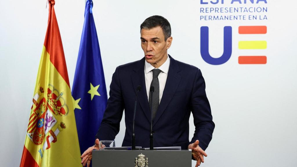 El presidente del Gobierno, Pedro Sánchez, habla durante una conferencia de prensa después de asistir a una cumbre especial de líderes de la Unión Europea sobre Groenlandia.