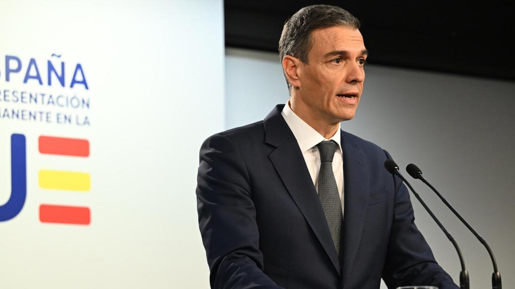 Pedro Sánchez dice, sin aclarar cómo, que asume "todas las  responsabilidades" por el accidente de trenes en Adamuz