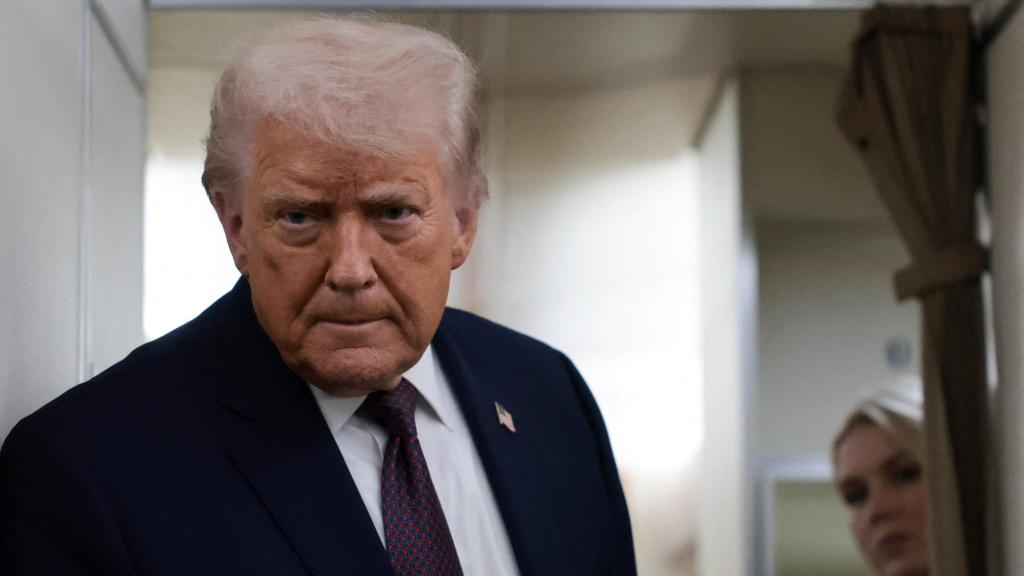 Donald Trump este jueves en el Air Force One tras acudir al Foro Económico de Davos.