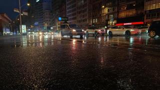 A Coruña resiste una noche de fuerte temporal por la borrasca Ingrid: granizo, viento y truenos