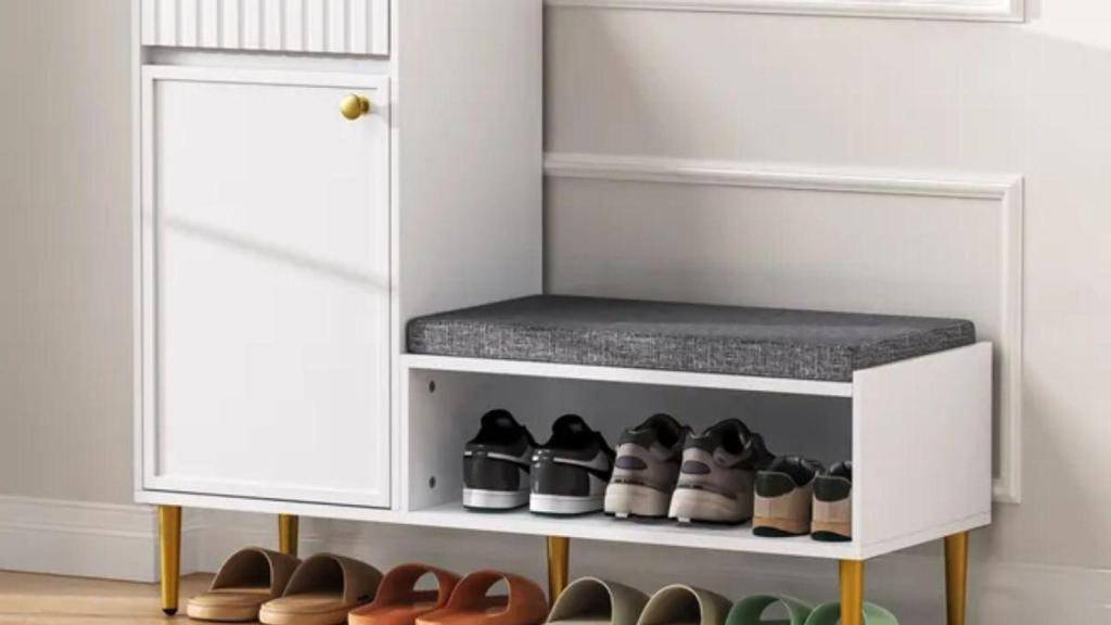 El zapatero perfecto existe: con espacio suficiente, banco y el poder de hacer que tu recibidor parezca más amplio