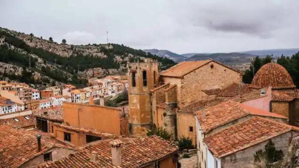 El pueblo valenciano que tiene huellas de dinosaurios.