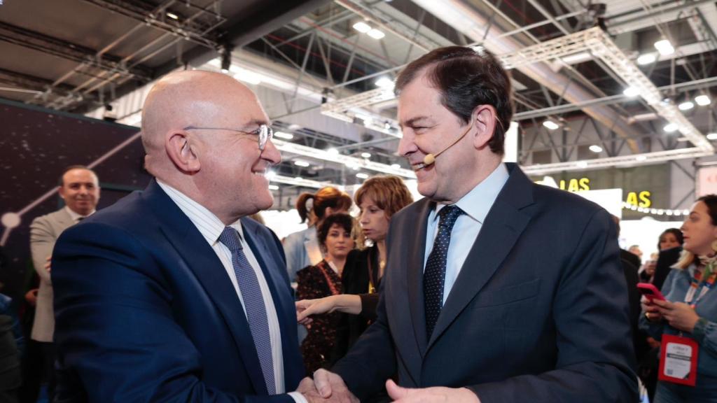 Carnero junto a Mañueco en Fitur.