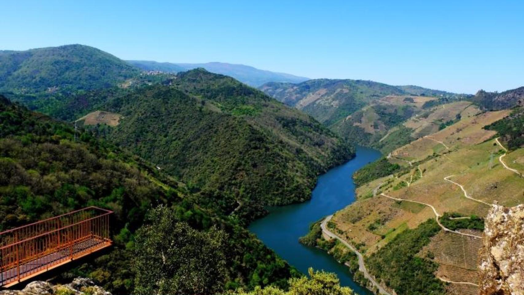 Mirador con vistas al Cañón del Sil