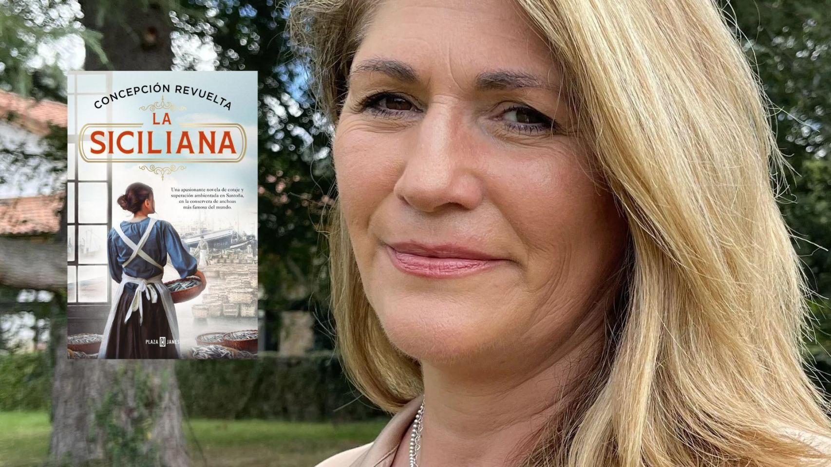 Concepción Revuelta junto a la portada de su libro 'La siciliana'