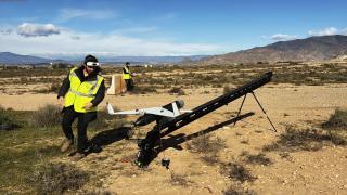 Dron interceptor Hornet en su catapulta de lanzamiento