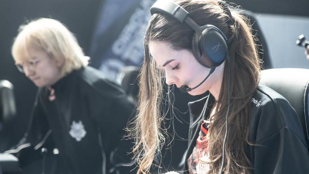 Imagen de archivo de una 'gamer' en el evento Extragames 2025, celebrado en Badajoz.