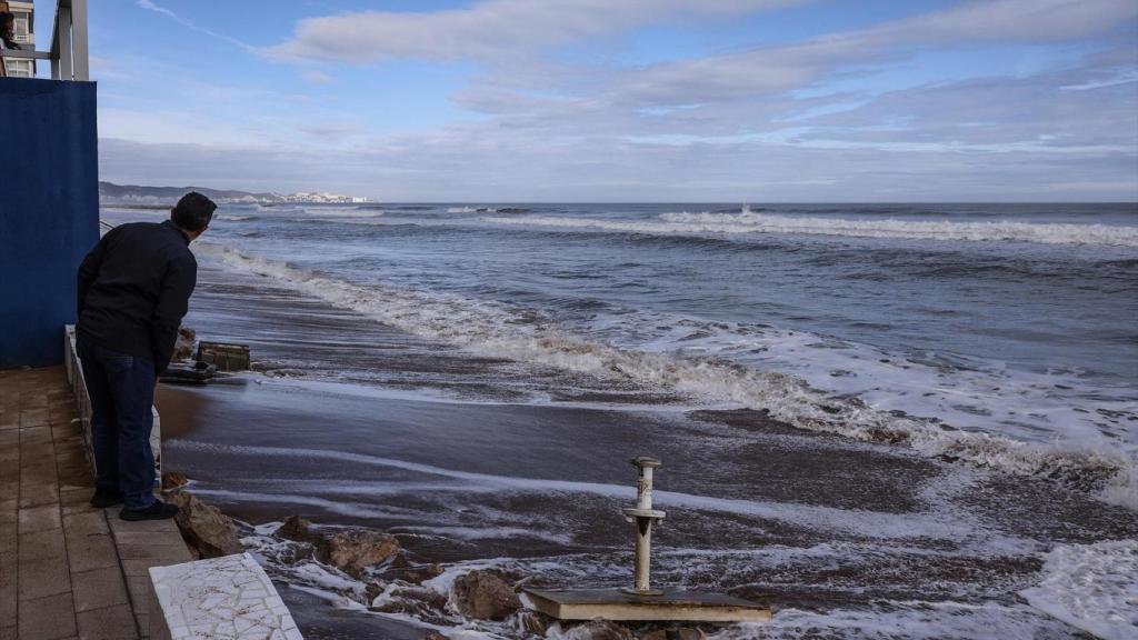 Playa de Tavernes de la Valldigna tras el temporal. Rober Solsona/Europa Press