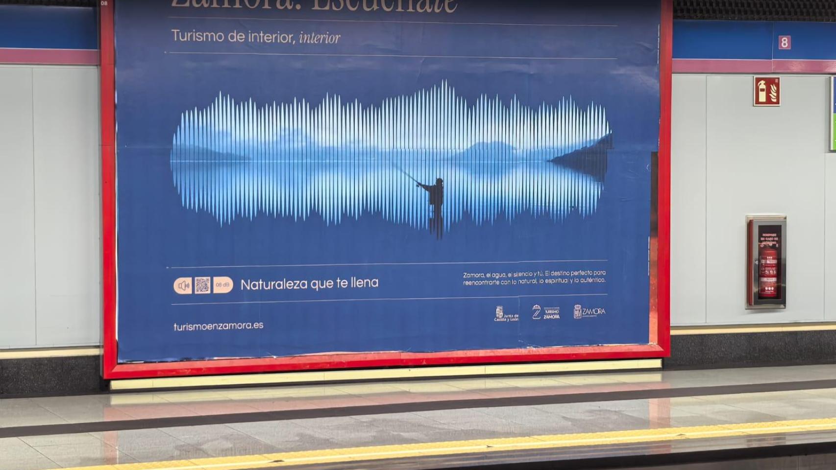 Imagen de uno de los carteles de Zamora en el metro de Madrid.