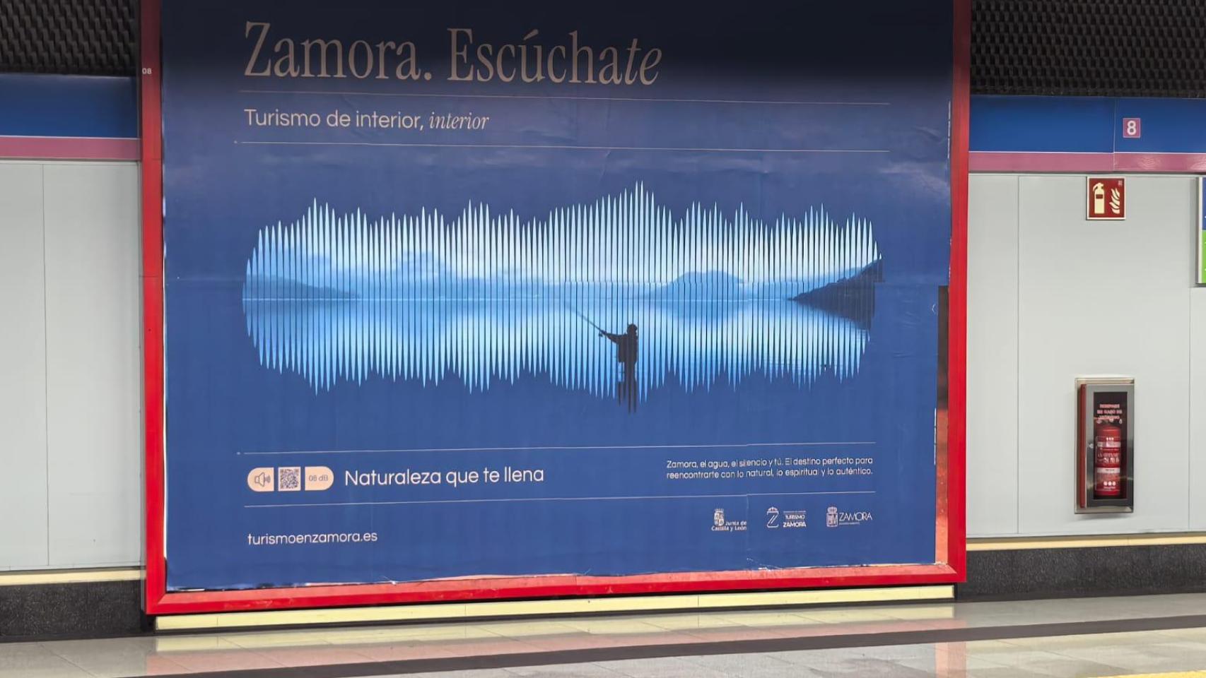 Imagen de uno de los carteles de Zamora en el metro de Madrid.