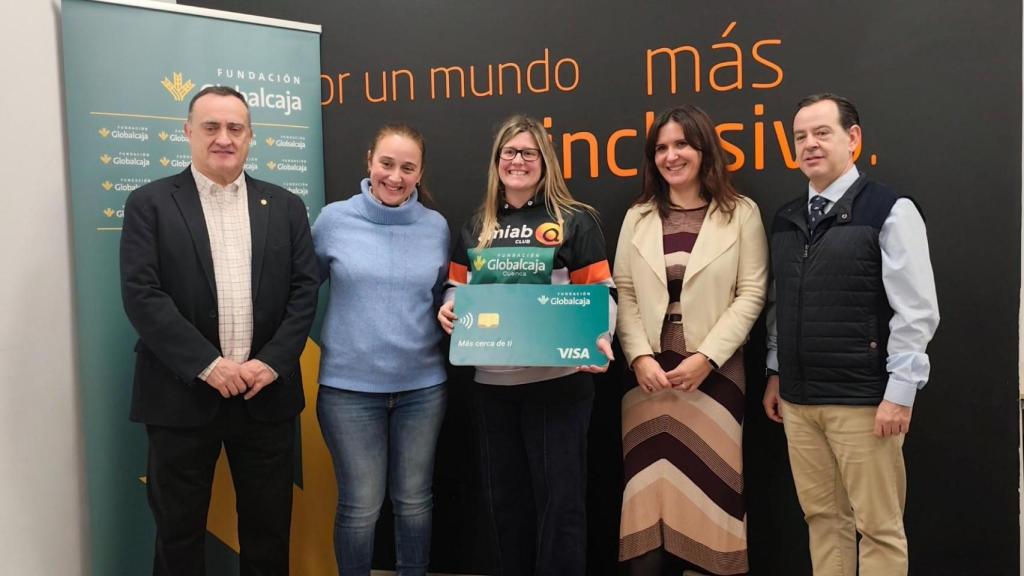 Entrega de Cheque Fundación Globalcaja- Amiab.