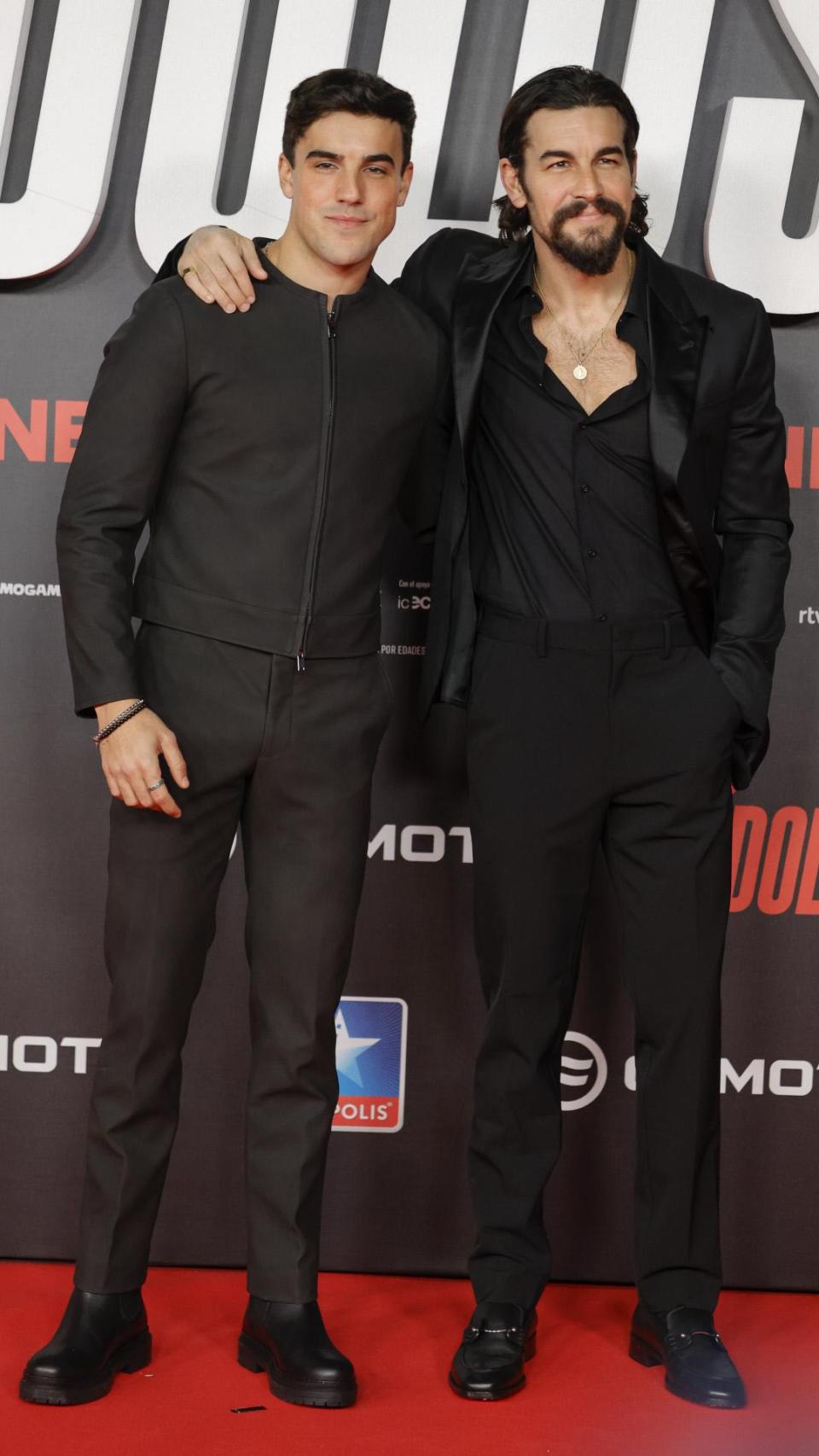Óscar y Mario Casas en la premiere de 'Ídolos'.