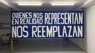QUIENES NOS REPRESENTAN NOS REEMPLAZAN, 2010. Foto: la_oficina