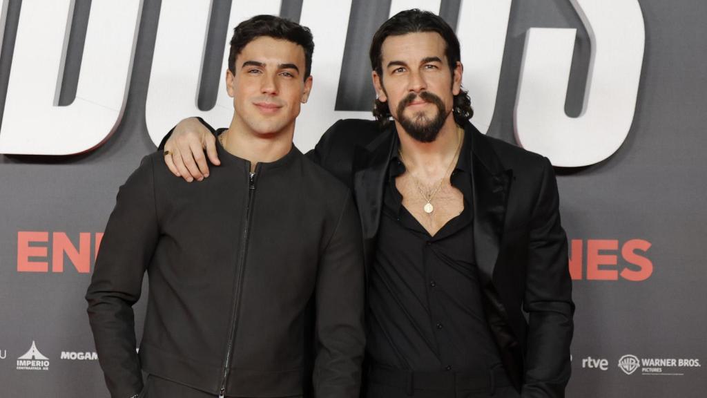 Óscar y Mario Casas en la premiere de 'Ídolos'.