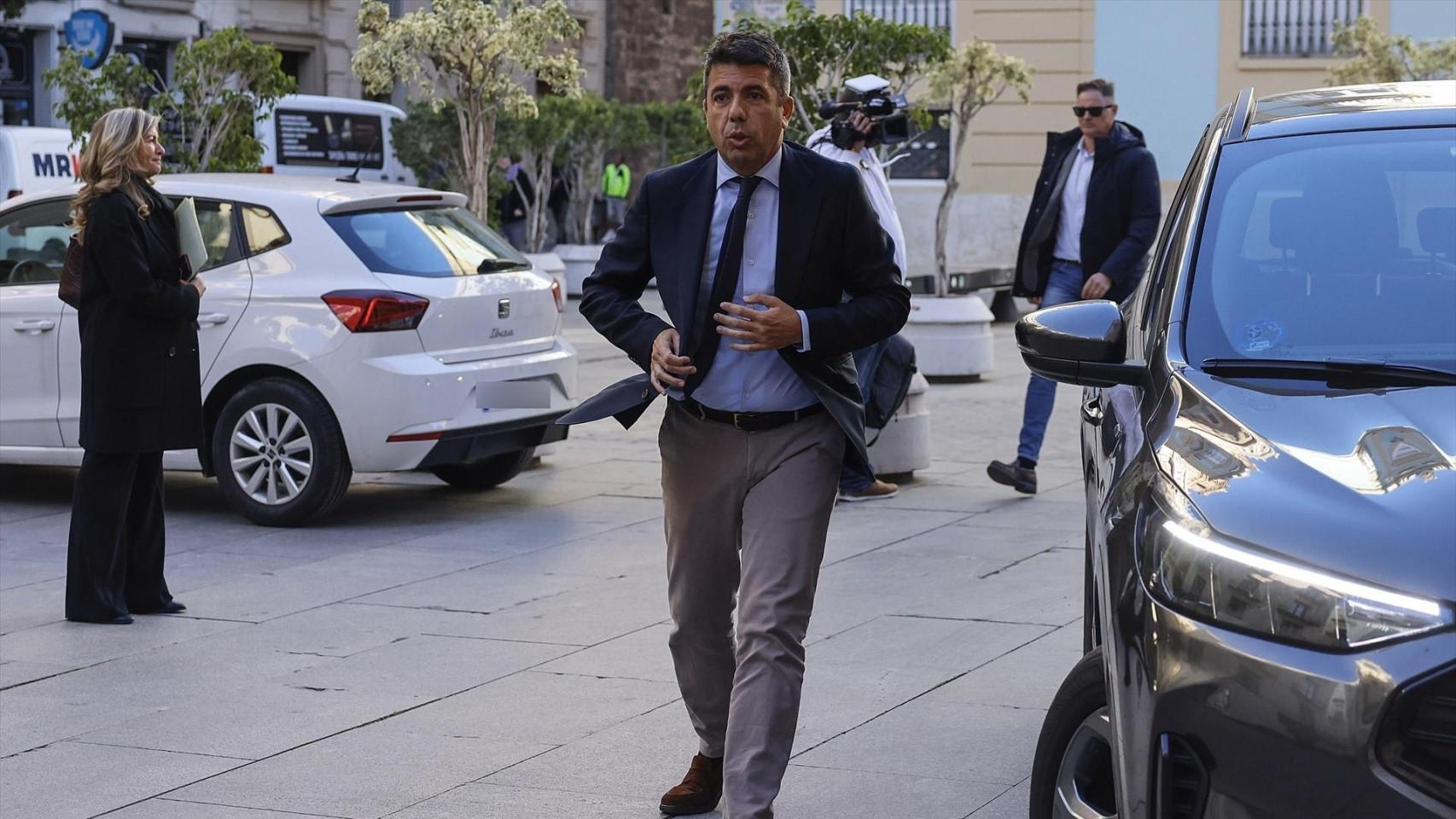Carlos Mazón a su llegada al Palau de la Generalitat. Rober Solsona / Europa Press