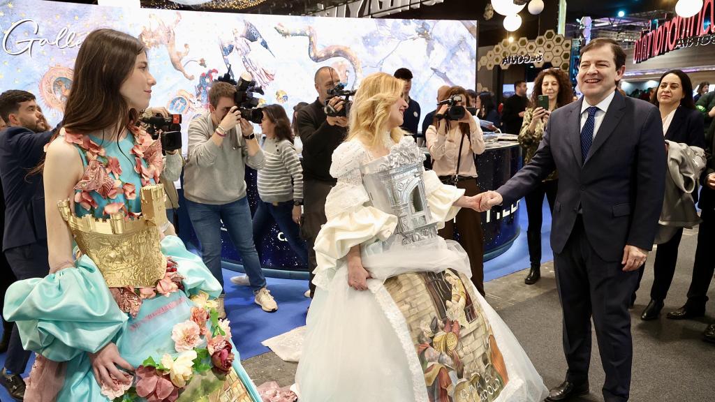 El presidente de la Junta de Castilla y León, Alfonso Fernández Mañueco, visita la participación de la Comunidad, en el certamen internacional, para impulsar su promoción.