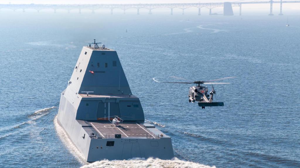 Vista trasera del USS Zumwalt