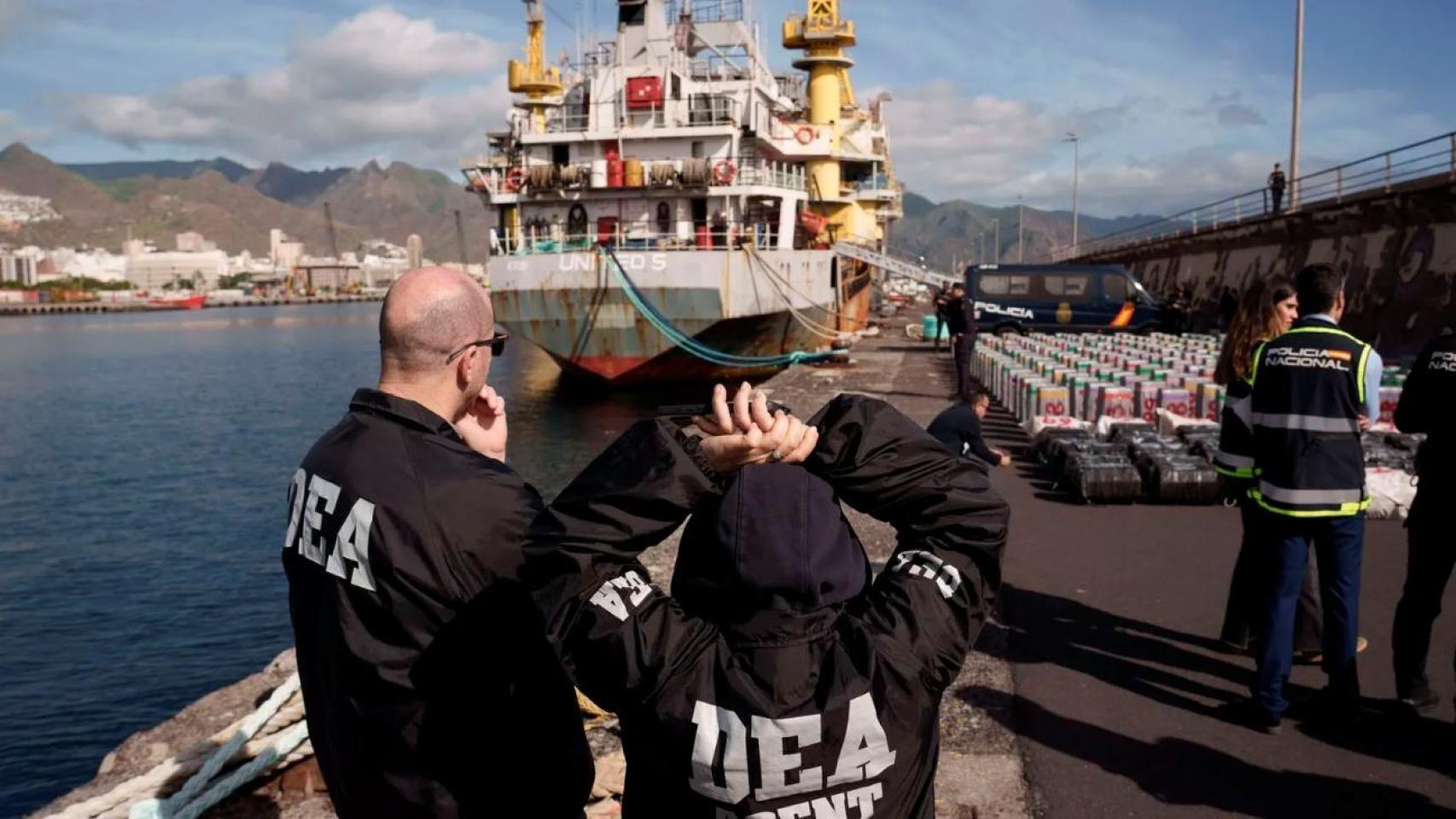 El buque intervenido en Canarias.