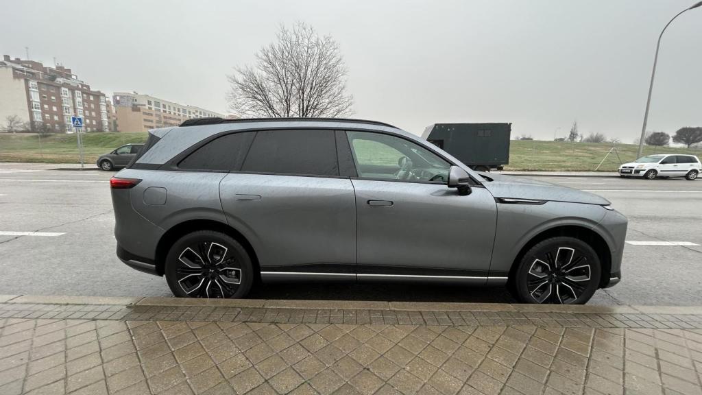 Detalle de las manetas enrasadas del Xpeng G9