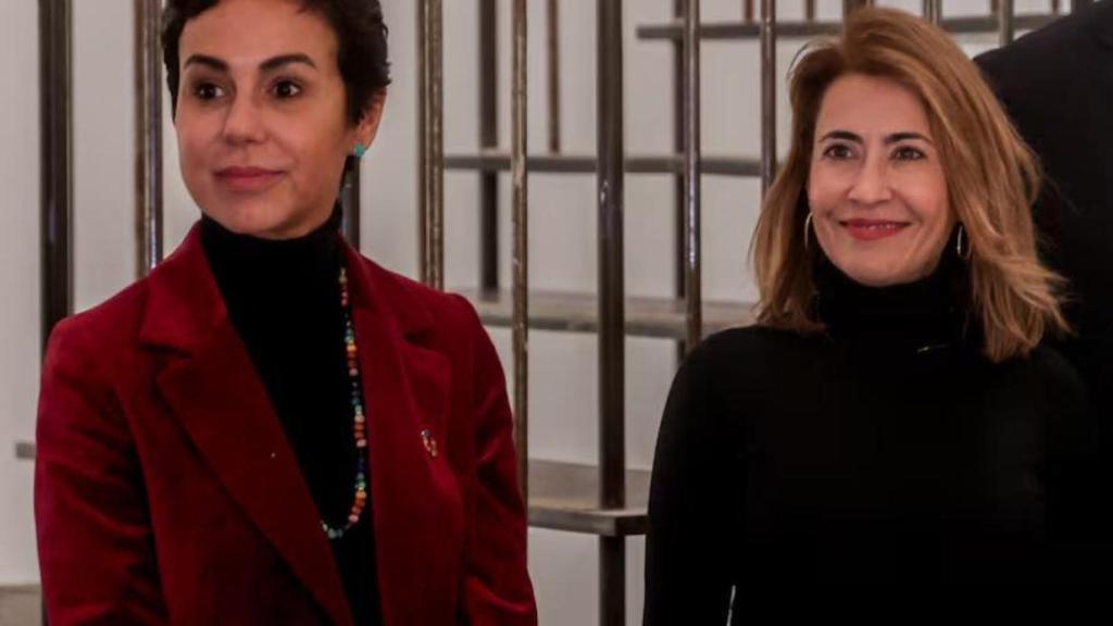 La ministra Raquel Sánchez (d) e Isabel Pardo de Vera, entonces secretaria de Estado.