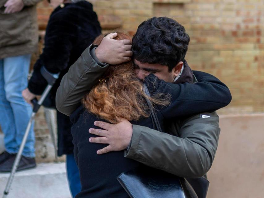 Familiares y amigos de las víctimas del accidente ferroviario del pasado domingo en Adamuz.