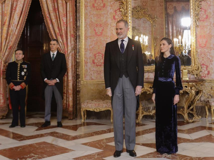 Los Reyes, a punto de comenzar el besamanos en el Salón del Trono.