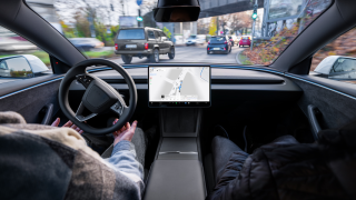 FSD, sistema de conducción autónoma supervisada de Tesla