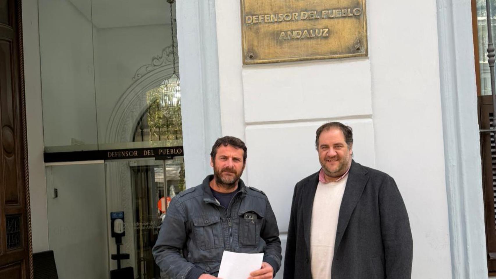 El alcalde de Ardales, en la oficina del Defensor del Pueblo Andaluz.