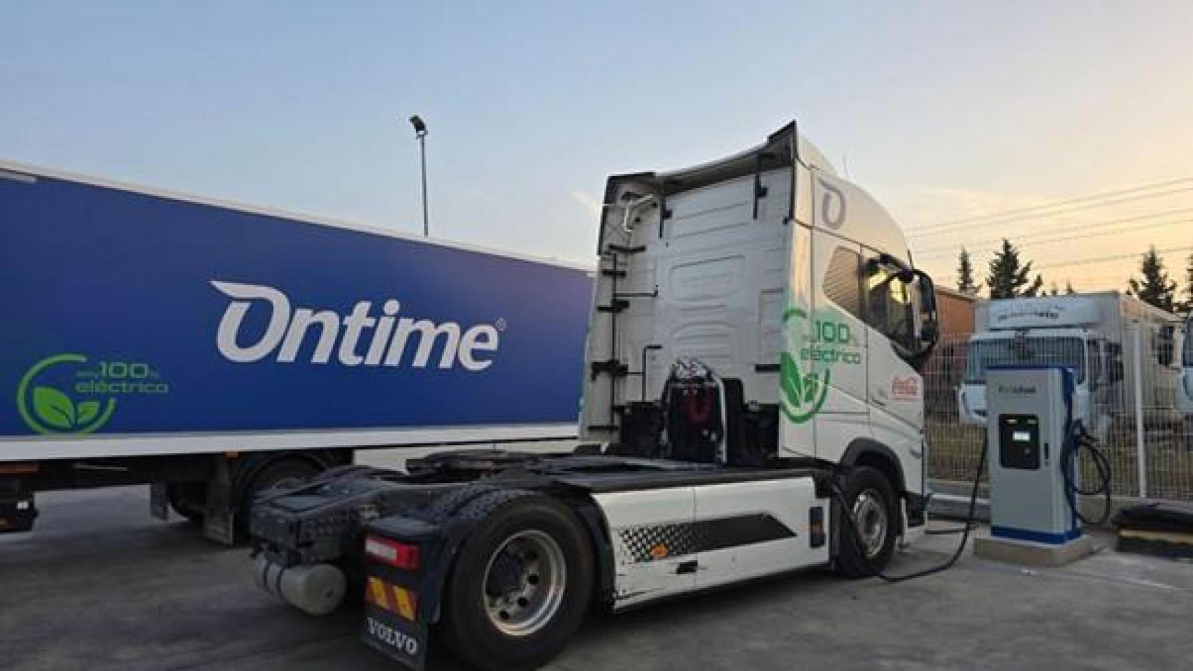 Un camión utiliza la disruptiva tecnología de la startup full&fast.