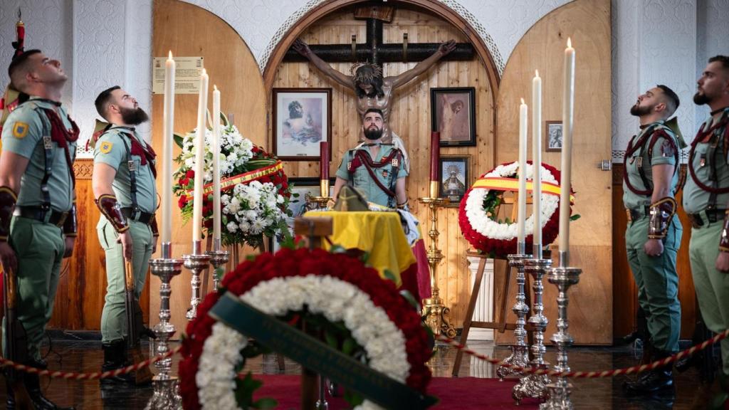 Capilla ardiente del capitán de la Legión Álvaro García Jiménez que falleció en el accidente de tren en Adamuz.