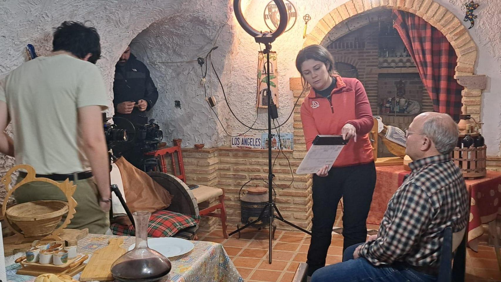 Momento de grabación del corto documental dentro de una de las bodegas de Tariego.