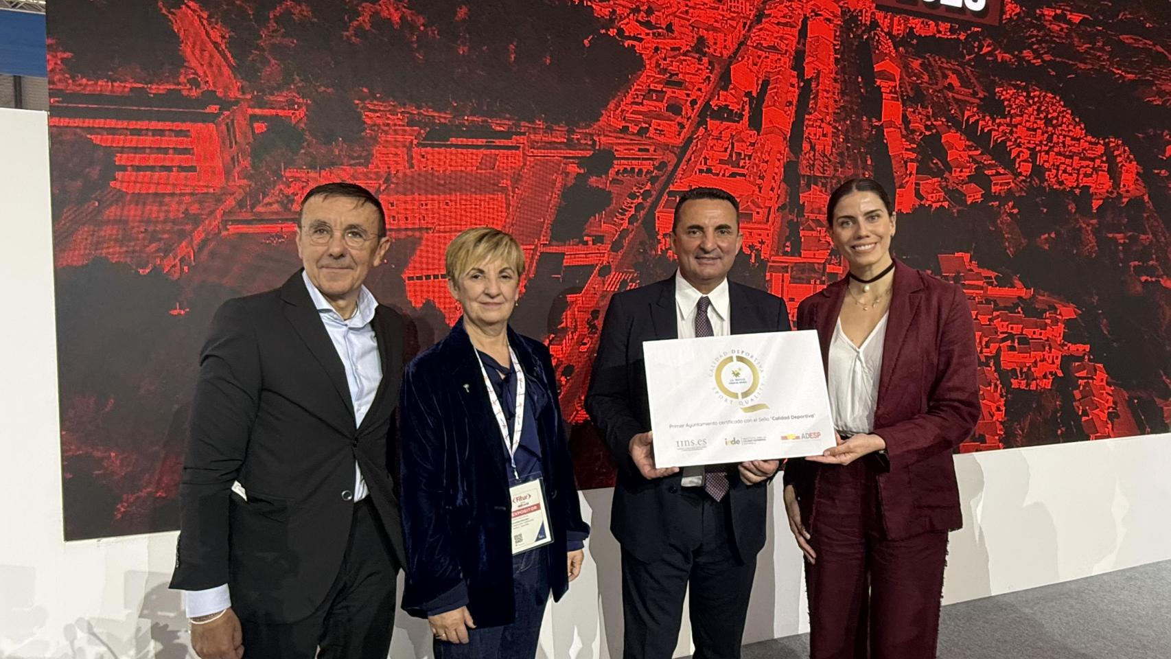 La Nucía recibe el Sello Calidad Deportiva en Fitur.