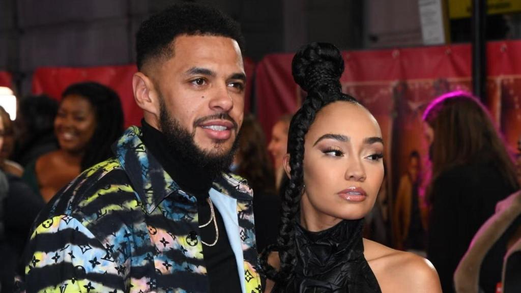 Andre Gray, junto con Leigh-Anne Pinnock.