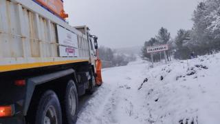 Una quitanieves de la Diputación de Albacete trabajando en Cilleruelo.