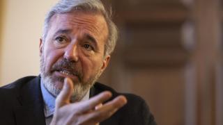 El presidente de Aragón, Jorge Azcón, en su despacho, en el Edificio Pignatelli.