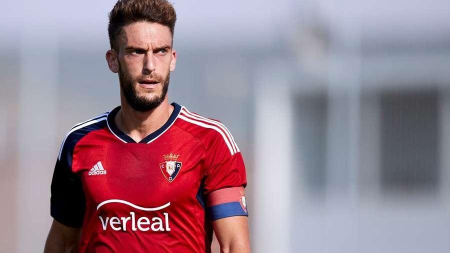Roberto Torres, durante un partido con el Osasuna.