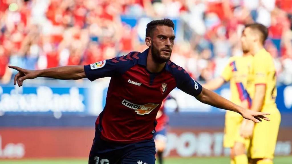 Roberto Torres celebra un gol durante un partido con Osasuna.
