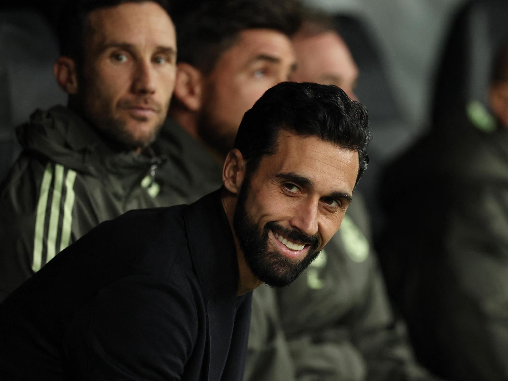 Álvaro Arbeloa, en el banquillo del Santiago Bernabéu.