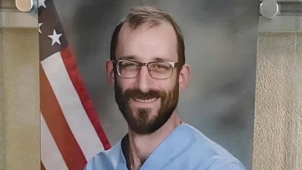 Alex Pretti, el joven enfermero asesinado por los agentes migratorios en Minnesota este sábado.