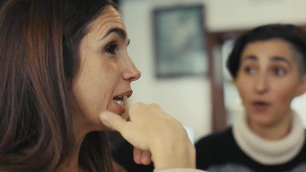 Elena Furiase, con su prima Alba Flores, en 'Lo de Évole'.