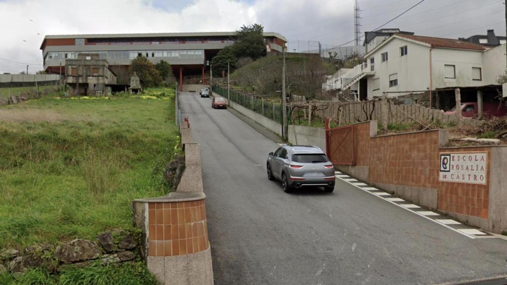 Actual entrada de la Escola Rosalía de Castro.