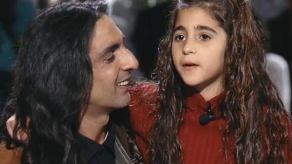 Alba Flores, con su padre, en programa 'Cita con la vida', presentado por Nieves Herrero en Antena 3.