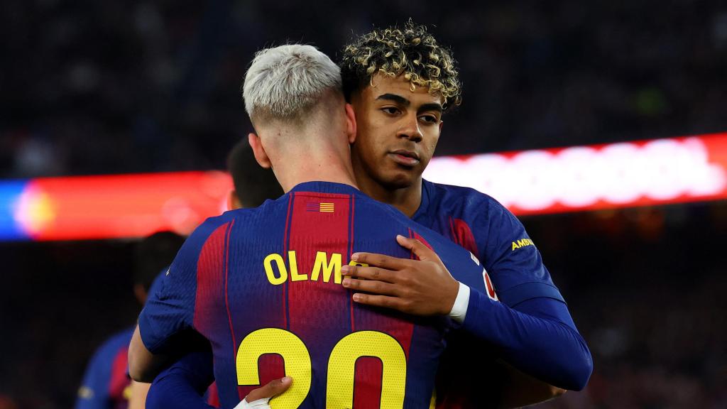 Dani Olmo celebra su gol con Lamine Yamal.