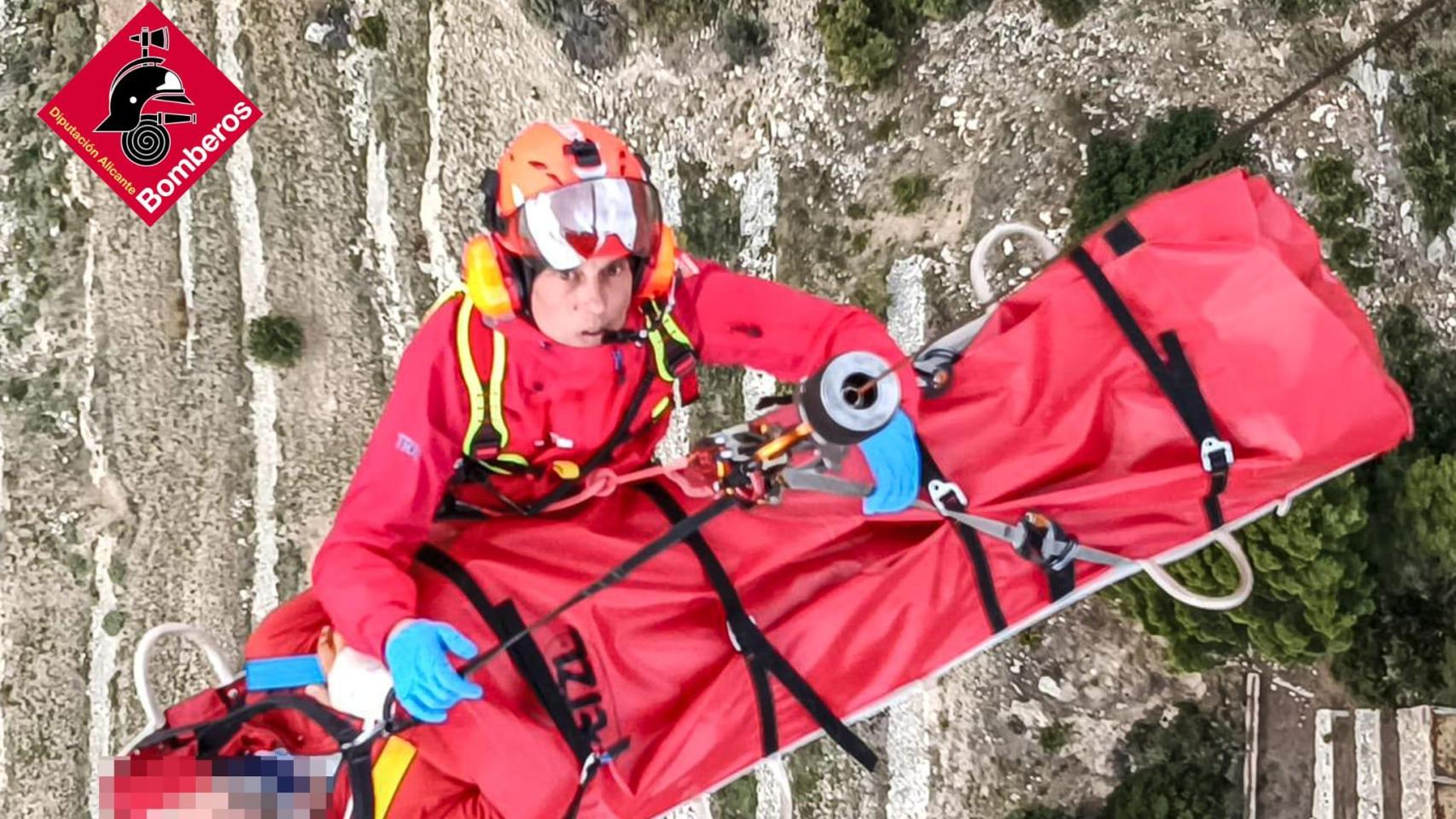 Rescate del senderista accidentado este domingo en Xalò.